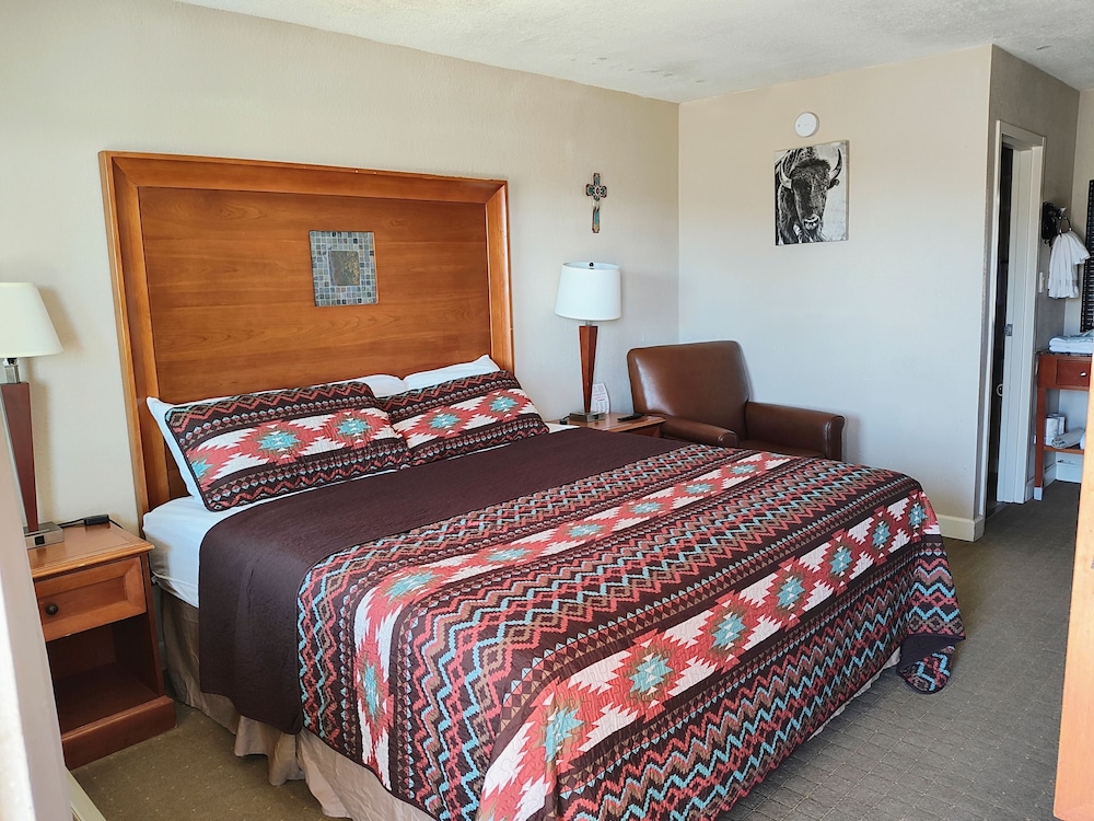 Premium Room, 1 King Bed photo 1