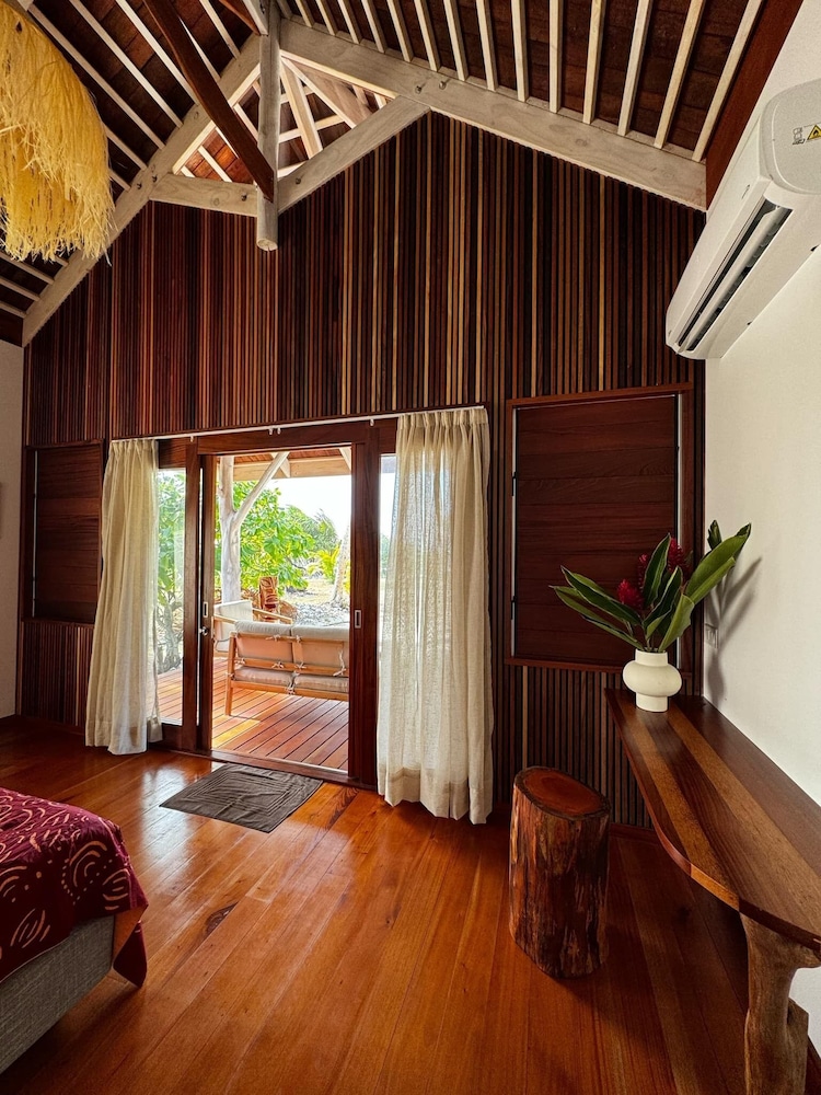 Comfort Room, Beach View photo 2
