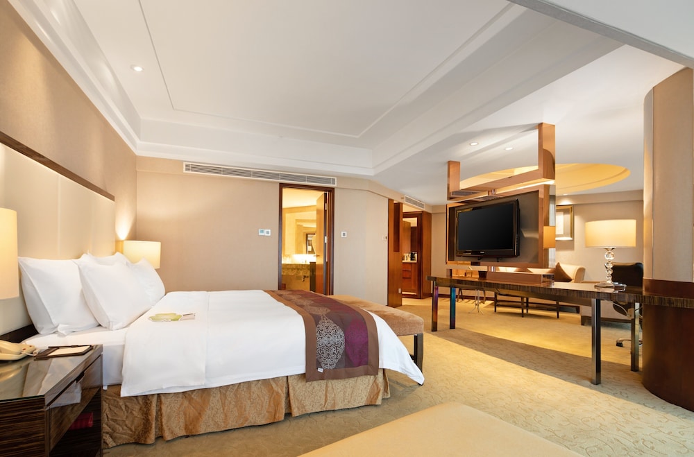 Superior Suite, Non Smoking - Photo 4