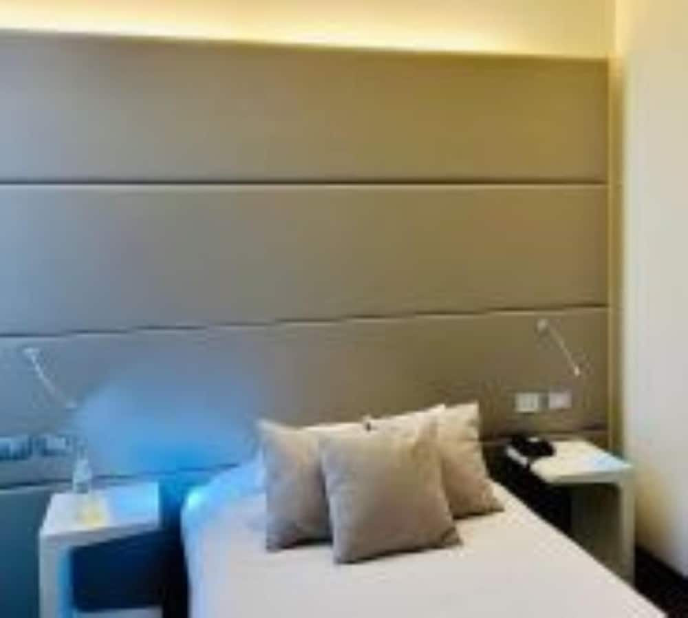 Budget Double Room - Photo 1