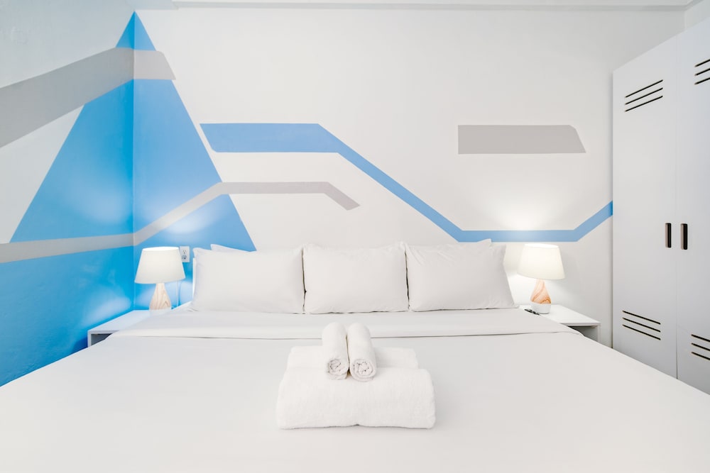 Royal Double Room, 1 King Bed, Non Smoking, Private Bathroom - Photo 1