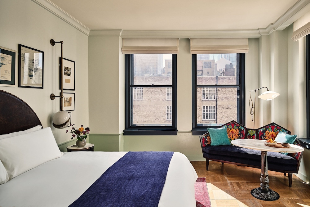 Studio Suite, 1 King Bed thumbnail 5