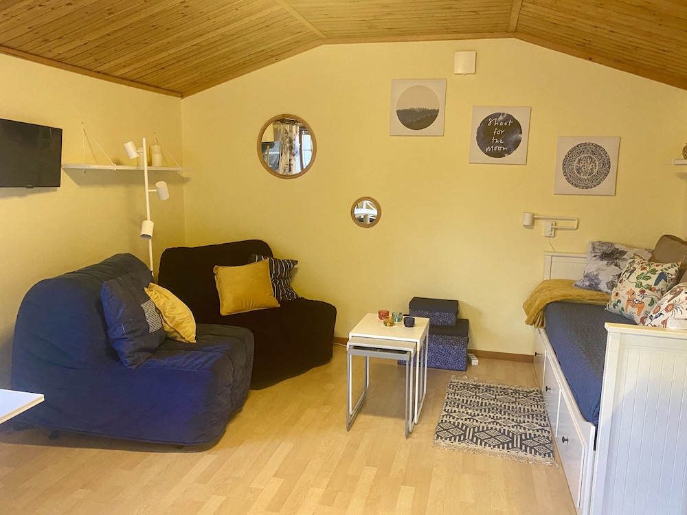 Signature Cottage, Shared Bathroom (final cleaning, bed sheets and towels are not included) photo 1