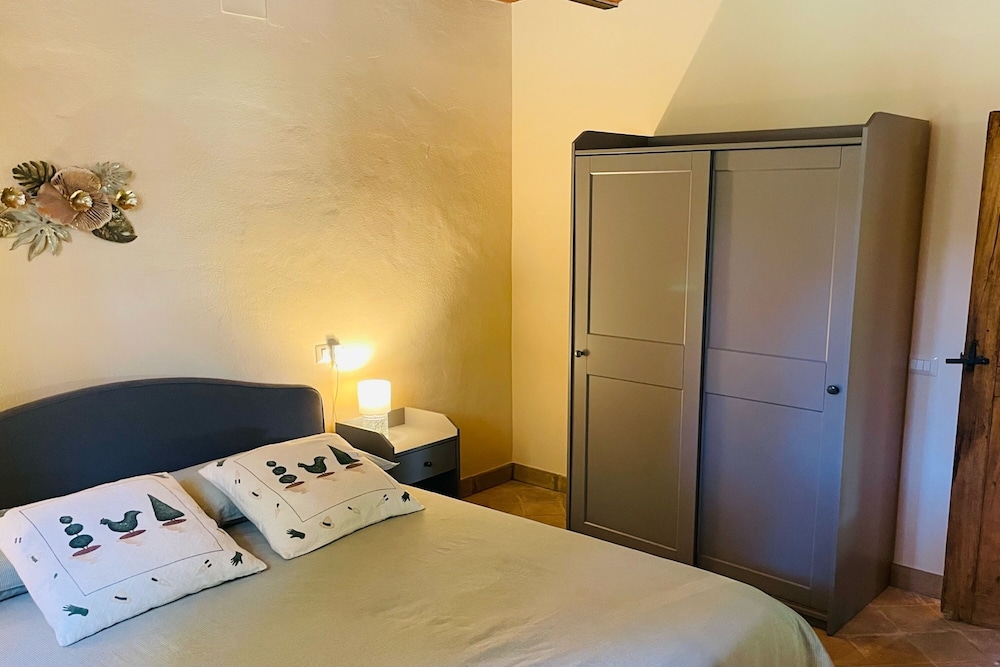 Family Apartment, 1 Bedroom (Olivemill Apt Private Jacuzzi Outside) photo 1