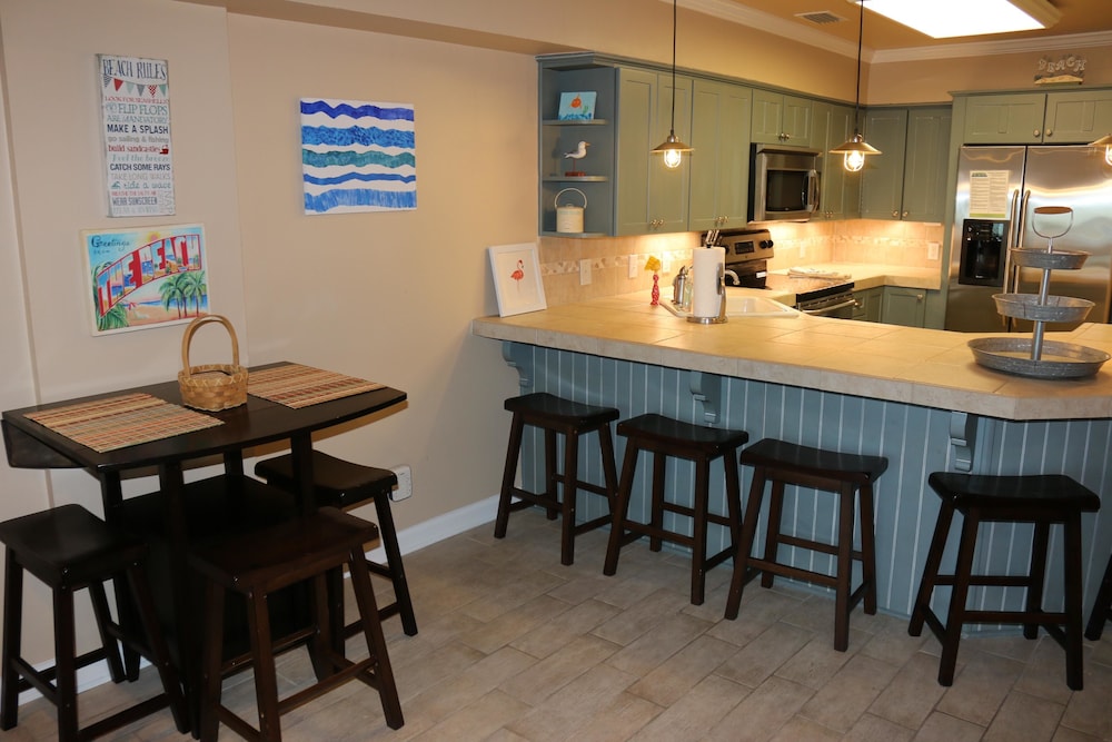 Townhome, 2 Bedrooms photo 2