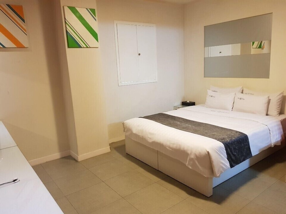 Business Room, 1 King Bed photo 1