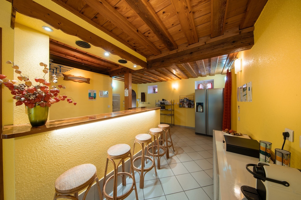 Romantic House, Private Bathroom (Le Noyer )