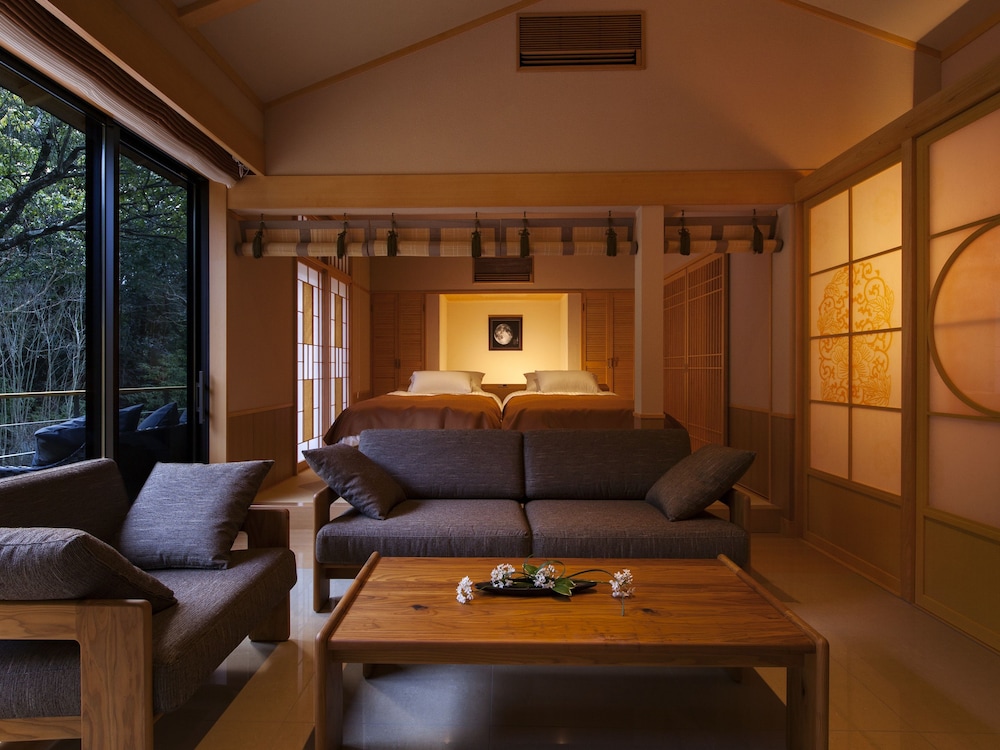 Japanese Western Style Twin Room with Private Open-air Bath - Photo 1