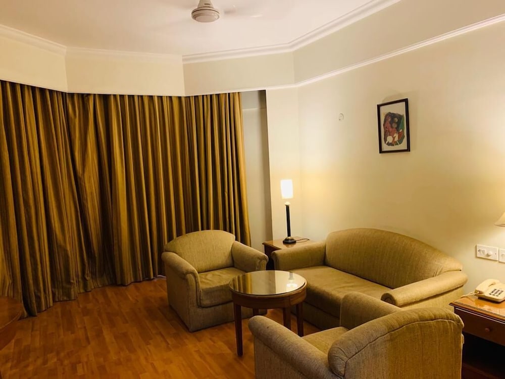 Executive Room - Photo 3