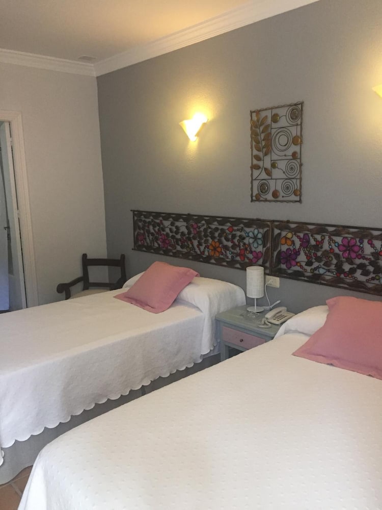 Classic Double or Twin Room, Terrace - Photo 3