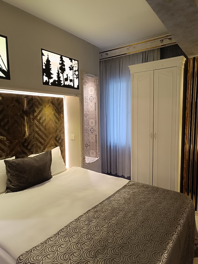 Economy Quadruple Room photo 2