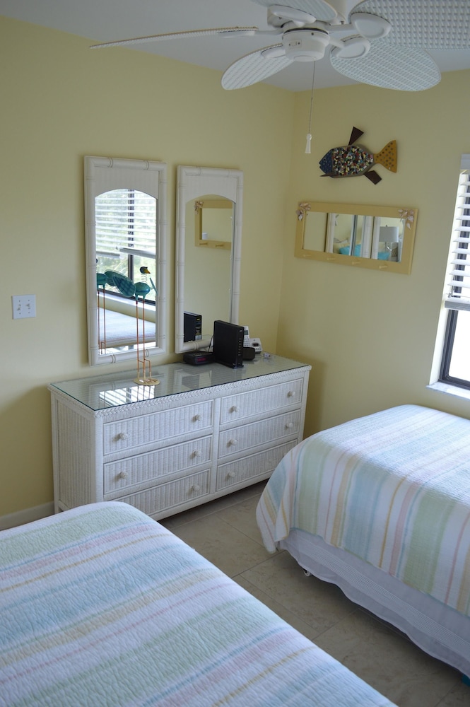Comfort Condo, 2 Bedrooms, Pool View