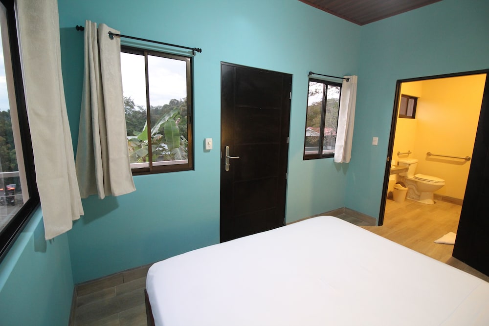 Suite, Accessible, Garden View