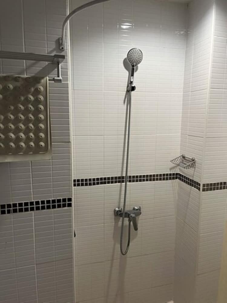 Superior Double or Twin Room - Photo 8