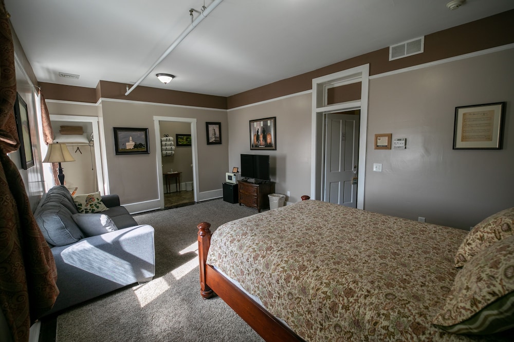 Deluxe Suite (Historic Building, No Elevator)