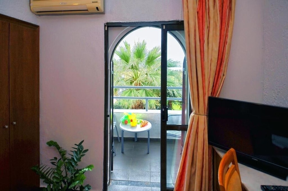 Standard Room, Garden View - Photo 10