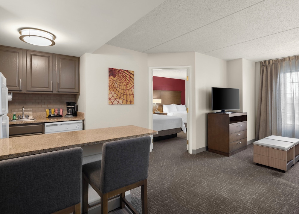 Suite, 1 Bedroom, Accessible, Kitchen (Communications) - Photo 4