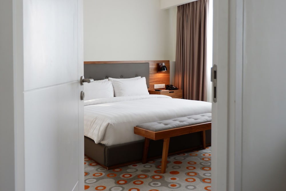 Junior Suite, 1 Bedroom, City View photo 3