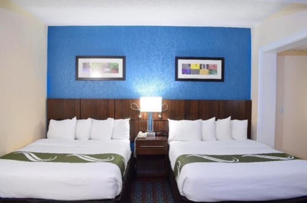 Deluxe Room, 2 Queen Beds, Non Smoking photo 2