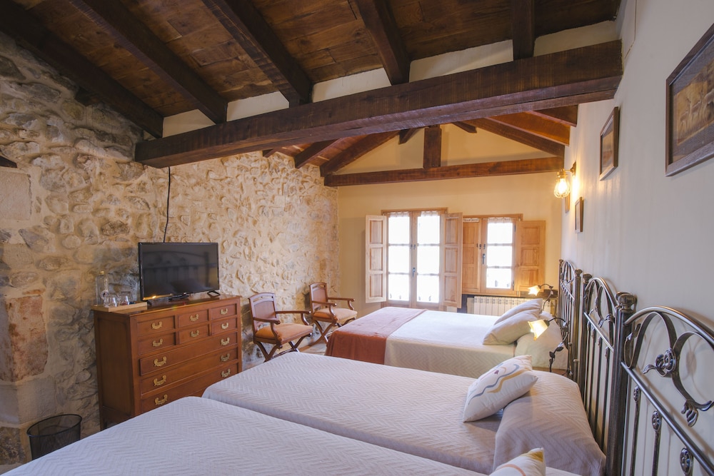Quadruple Room, Ensuite photo 2