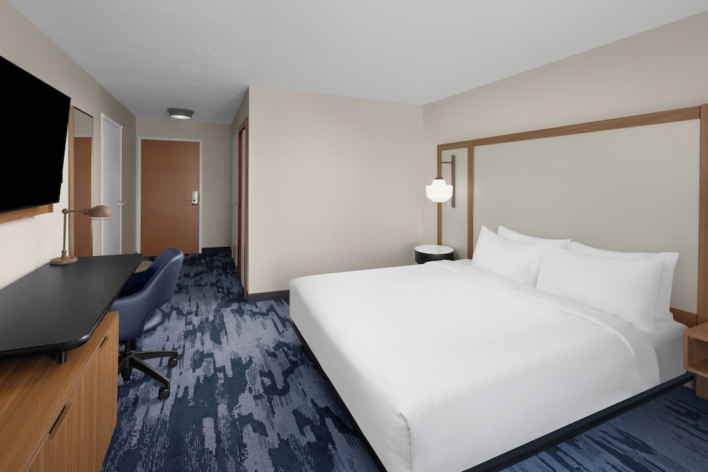 Room, 1 King Bed photo 2