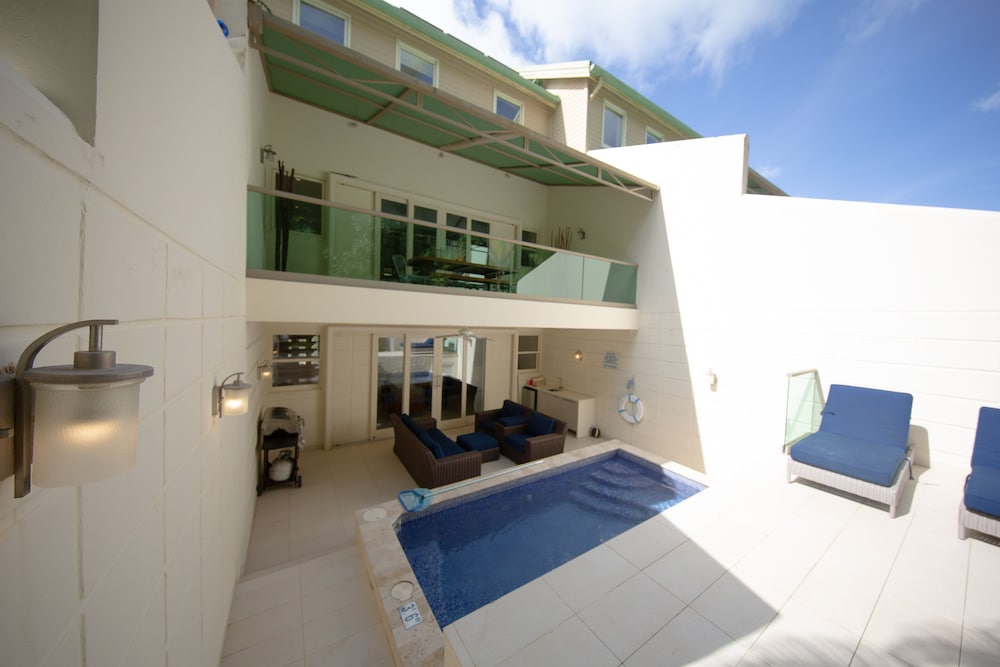 Villa photo 1