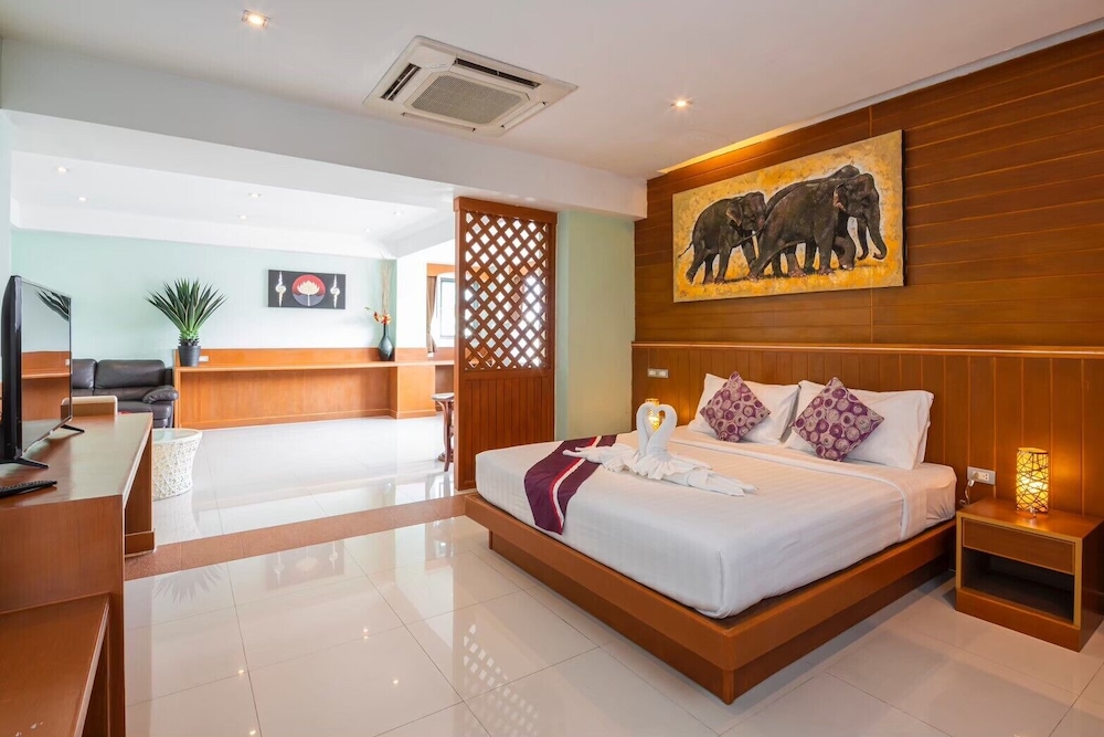 Deluxe Triple Room