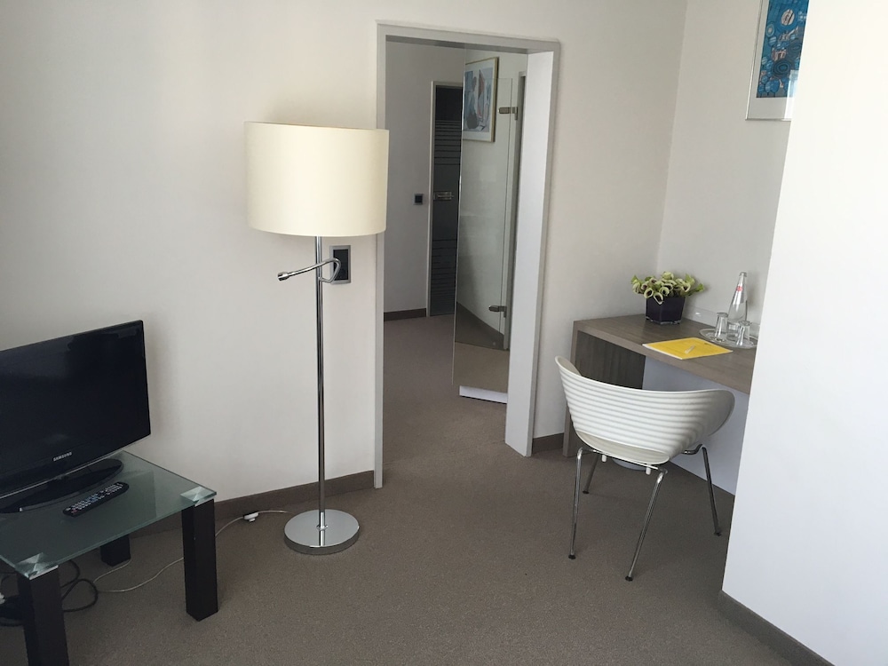 Business Room, Courtyard Area photo 2