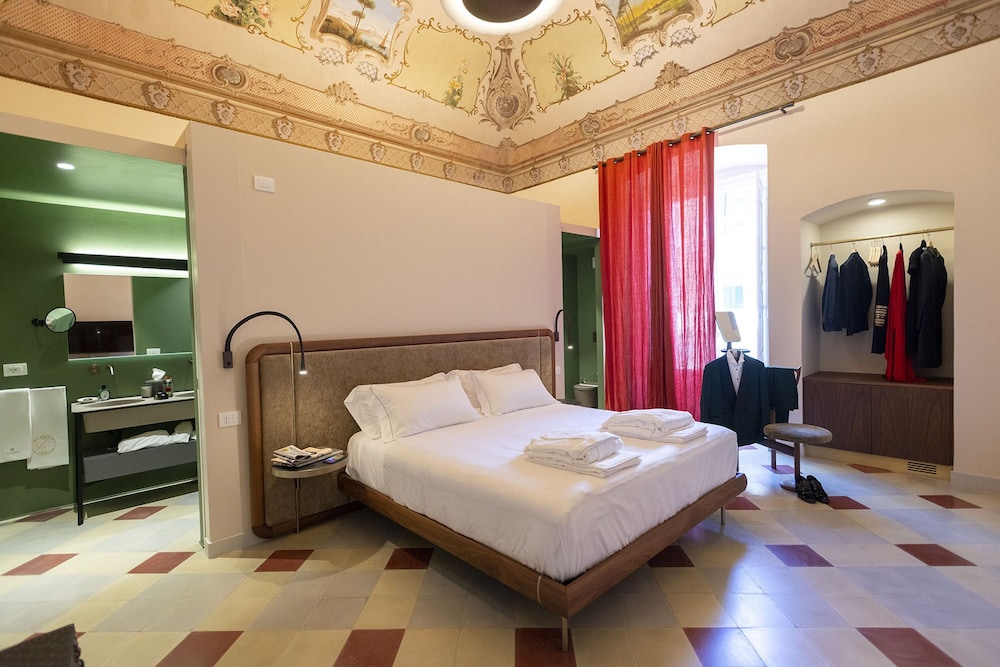 Luxury Room, 1 King Bed, Balcony