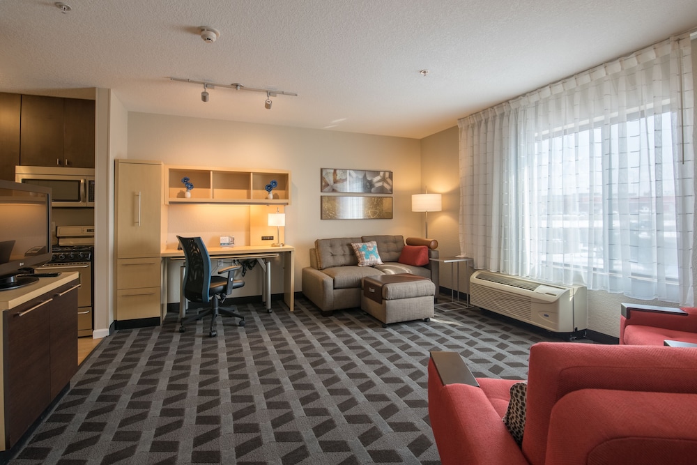 Suite, 1 Bedroom - Photo 1