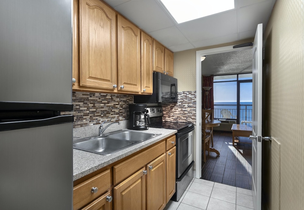 Oceanfront Base Suite photo 2