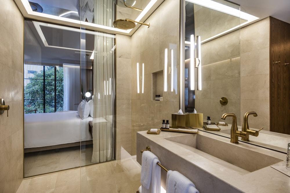 Luxury Room - Photo 7