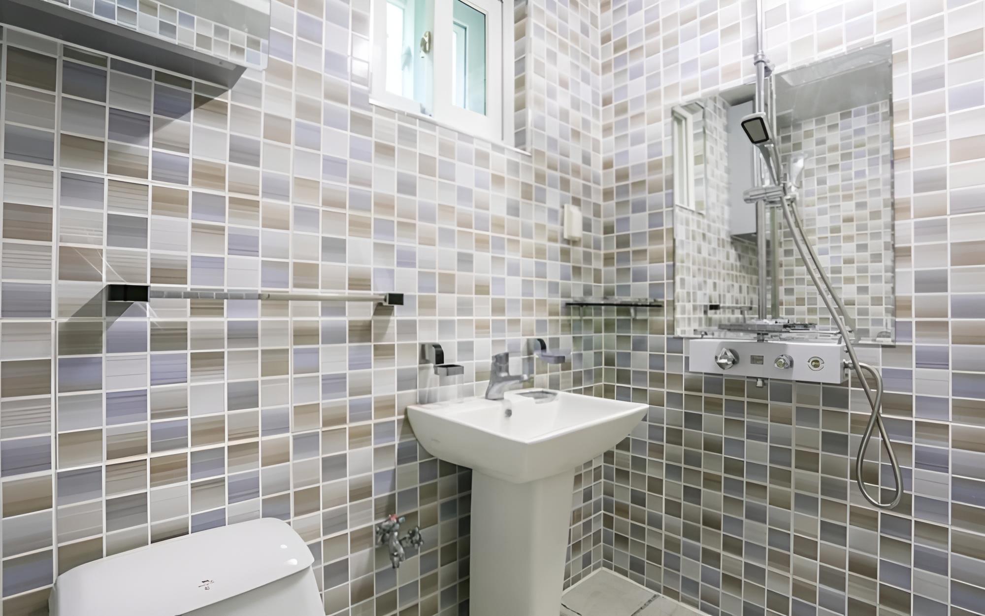 Room (Ruby Home (Unshared House))