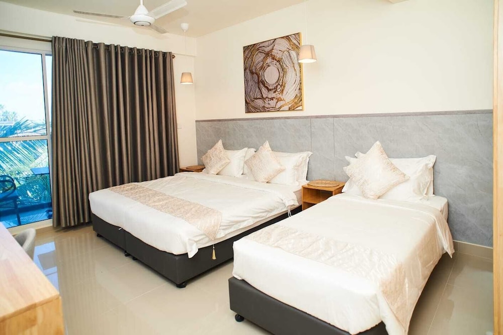 Deluxe Triple Room, City View