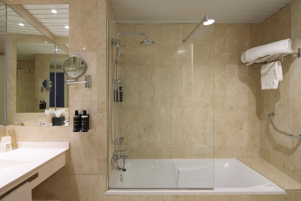 Suite - Photo 7