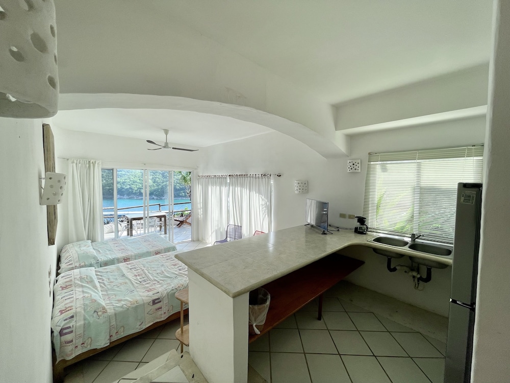 Studio Suite, Kitchenette photo 1