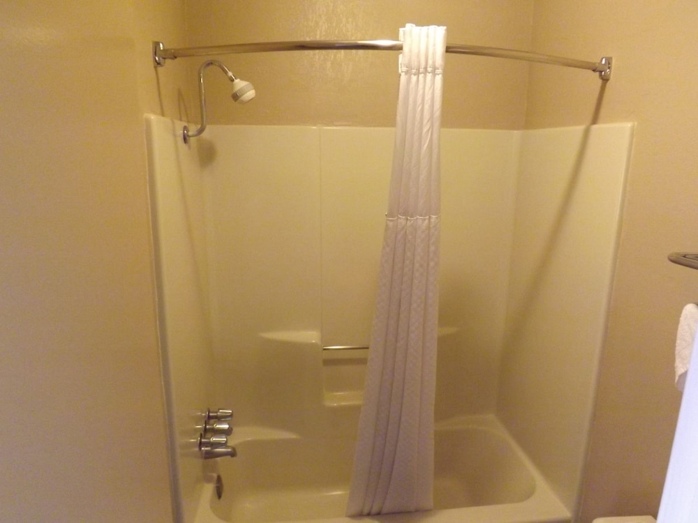 Economy Double Room, 2 Double Beds, Smoking photo 3