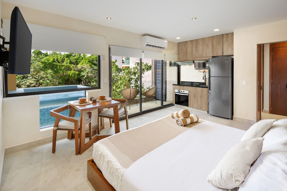 Luxury Apartment, Private Pool