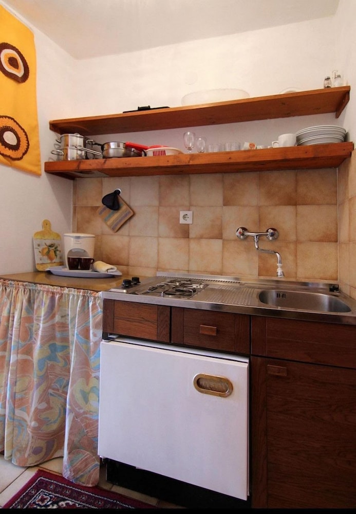 Studio (Nik - 50m from beach - A3(2)) photo 2