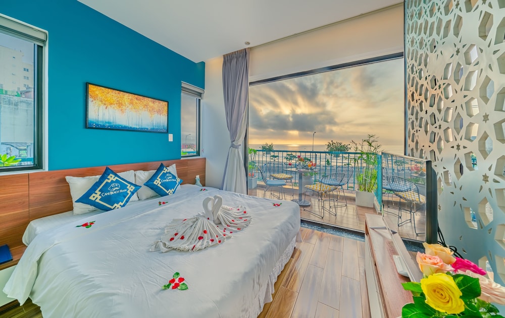 DELUXE SUITE VIEW BEACH 303