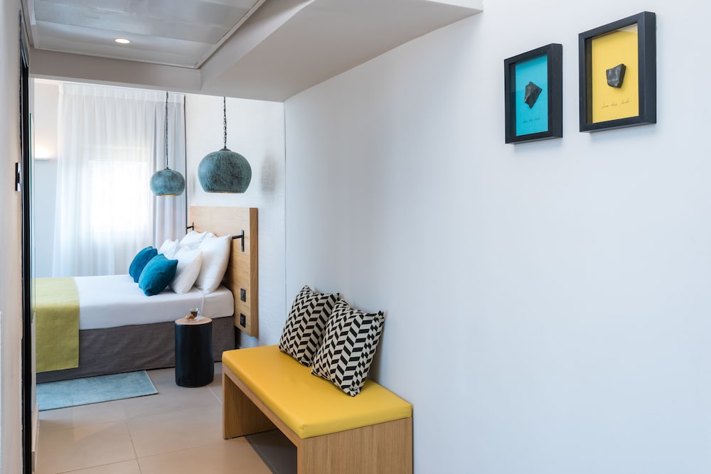 Deluxe Suite - Photo 3