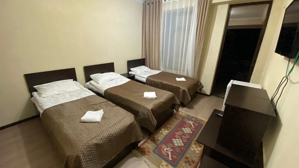 Economy Triple Room
