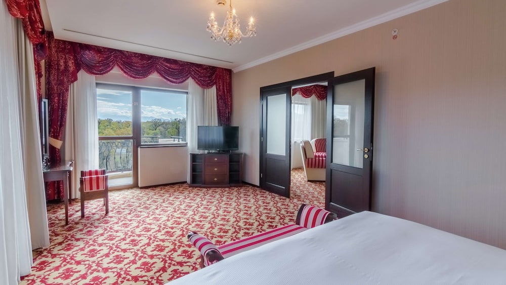 Executive Suite, 1 King Bed photo 3