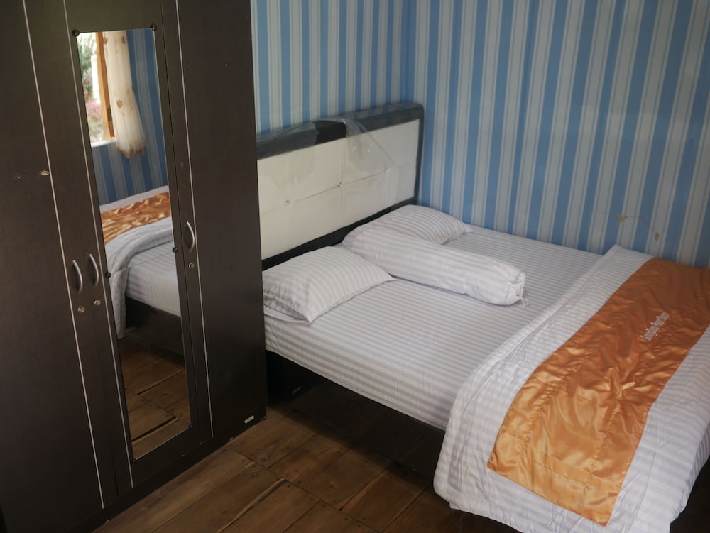 Single Room (Non AC)