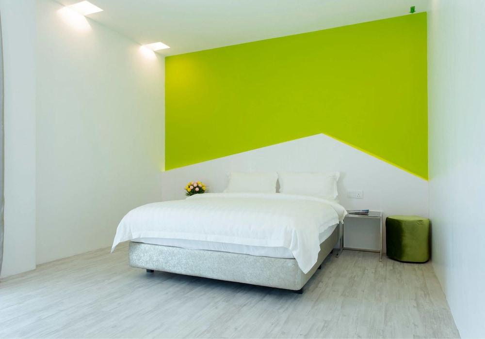Deluxe Room (With View) photo 2