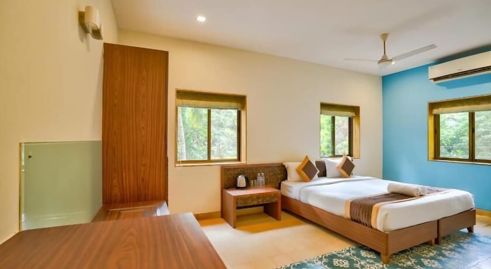Deluxe Double Room, Pool View