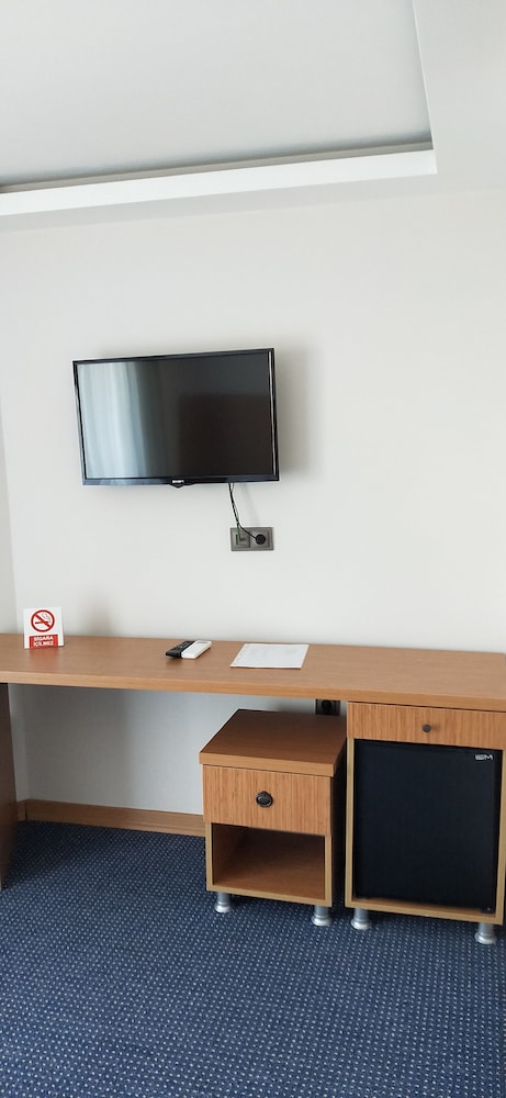 Economy Triple Room, Pool View, Ground Floor photo 1