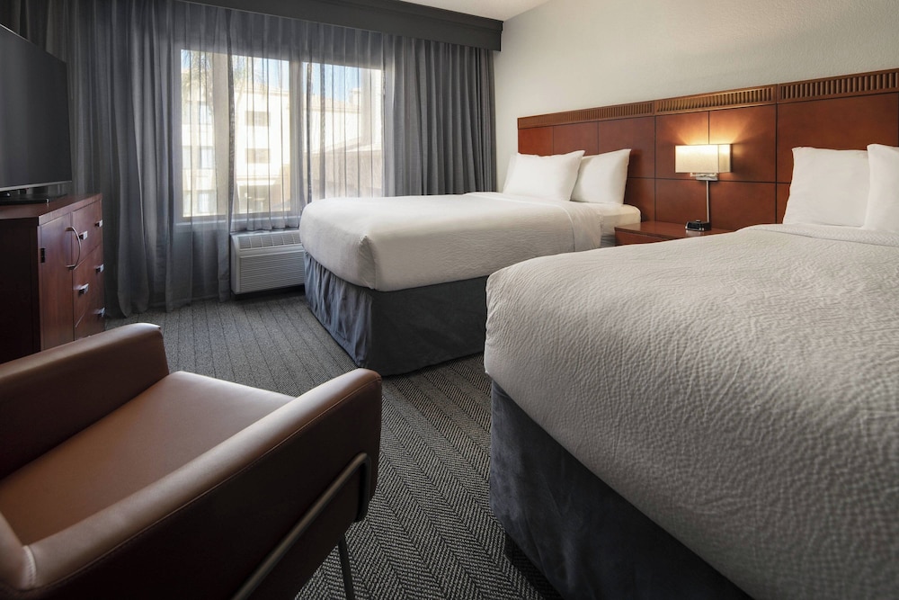 Suite, 1 Bedroom photo 2