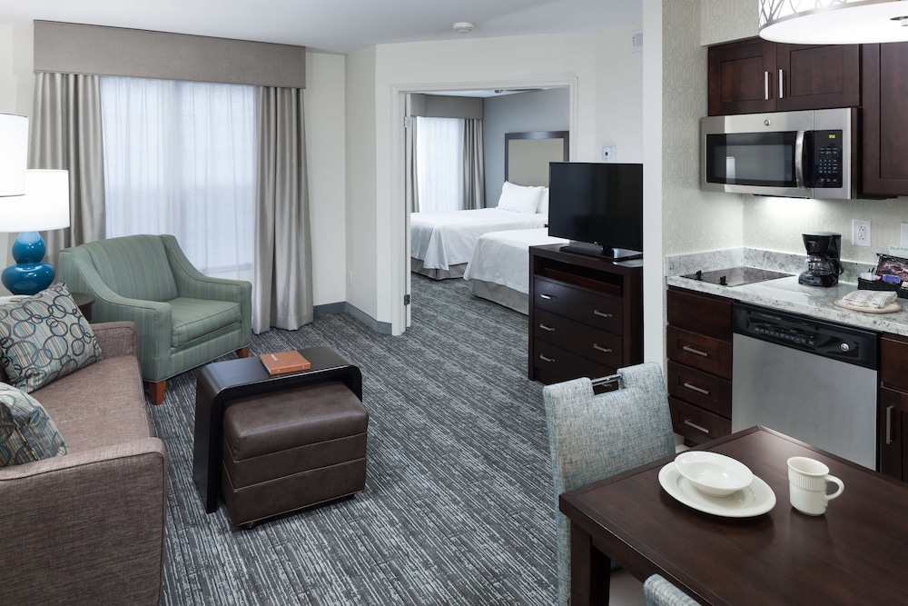 Suite, 2 Double Beds - Photo 2