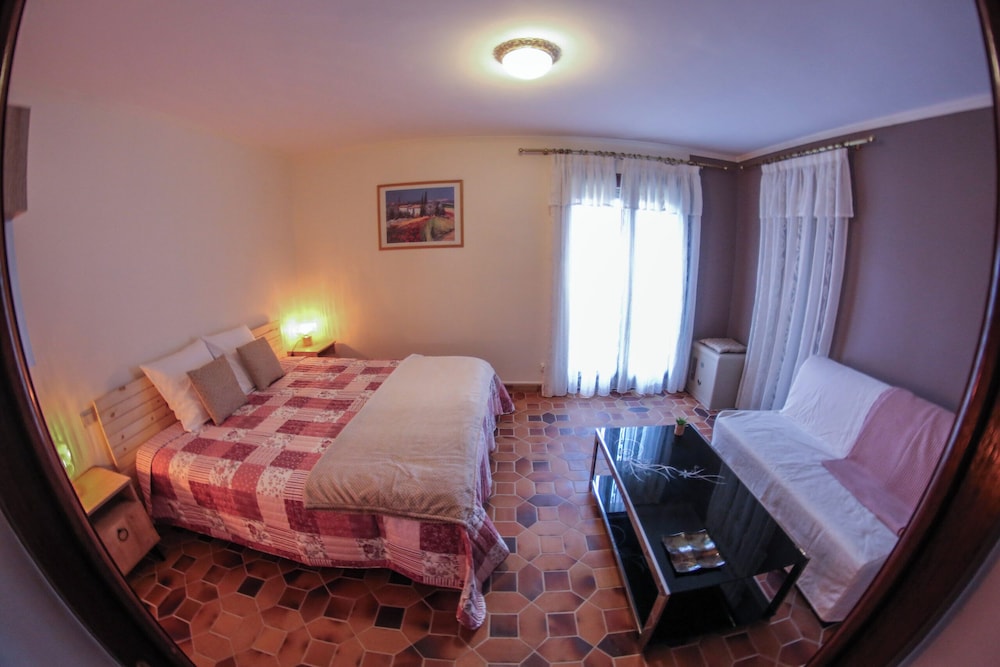 Comfort Room, Garden View